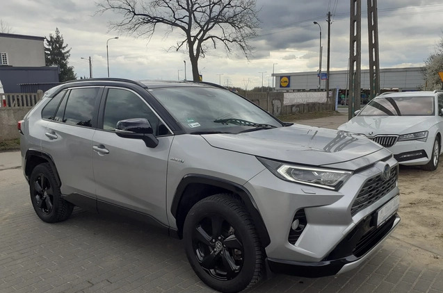 Toyota RAV4 cena 143700 przebieg: 64000, rok produkcji 2020 z Chęciny małe 436